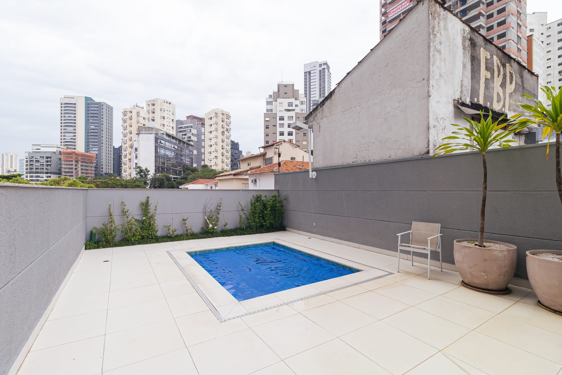 Foto do condomínio — Place Madalena