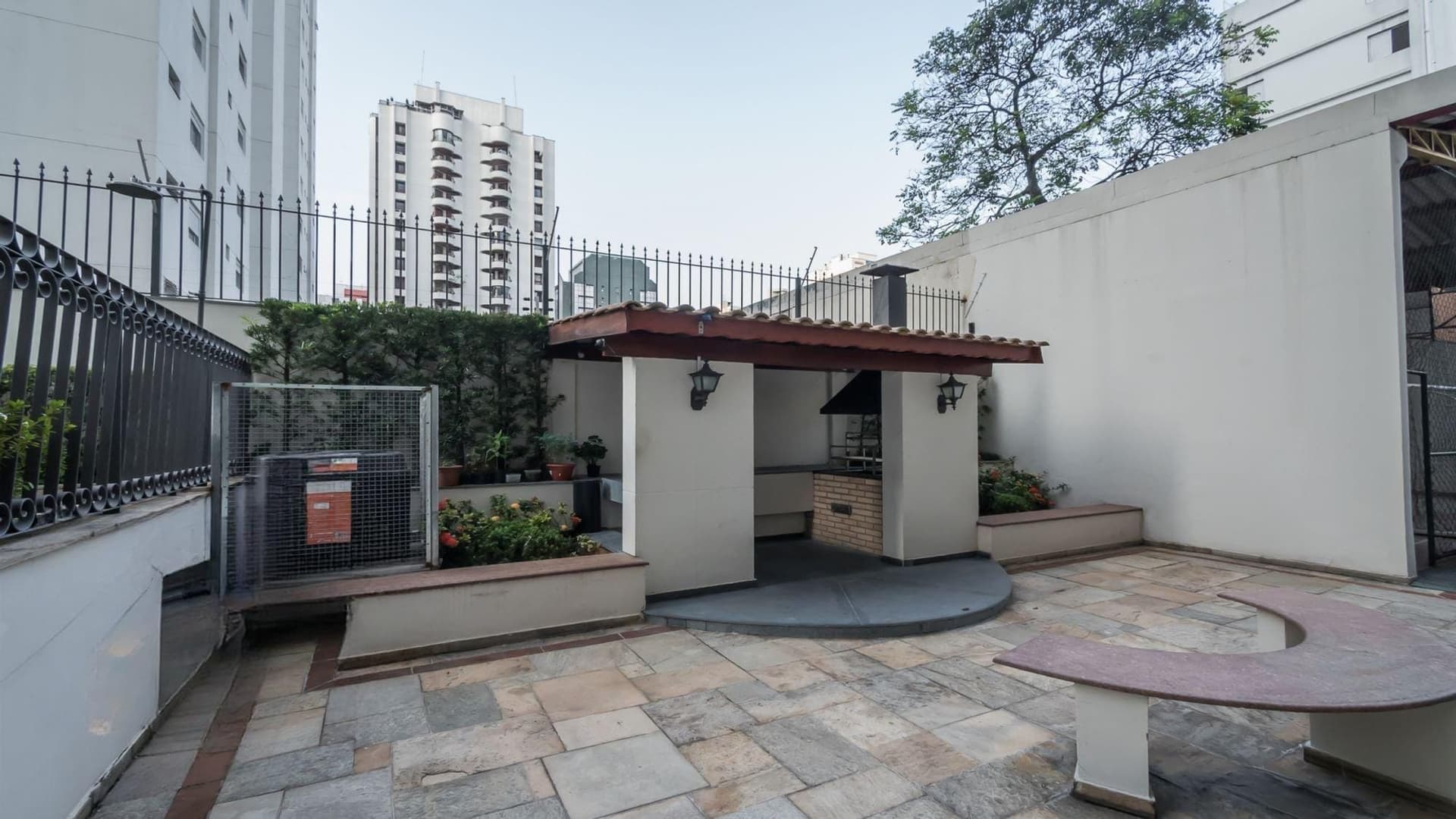 Foto do condomínio — Maison George V. Residence